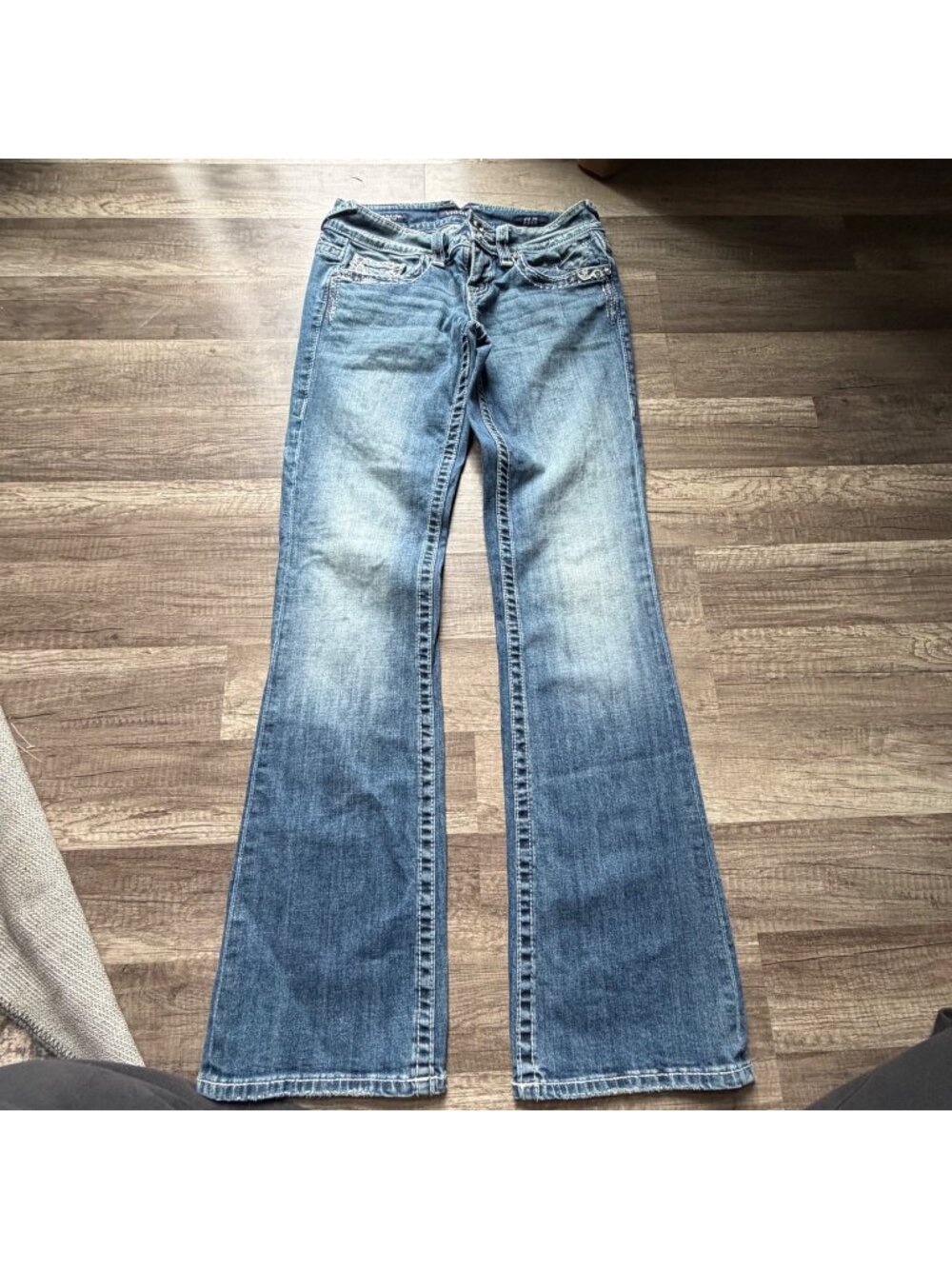 Vintage YMI Jeans Womens Size 3/4 Length 33 Bootcut Bling Pockets Distressed Den
